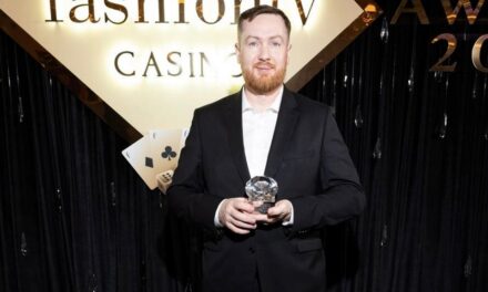 Дмитрий Дюран получил премию «FASHION NEW YEAR AWARDS» как «Лучший кондитер» 2022 года