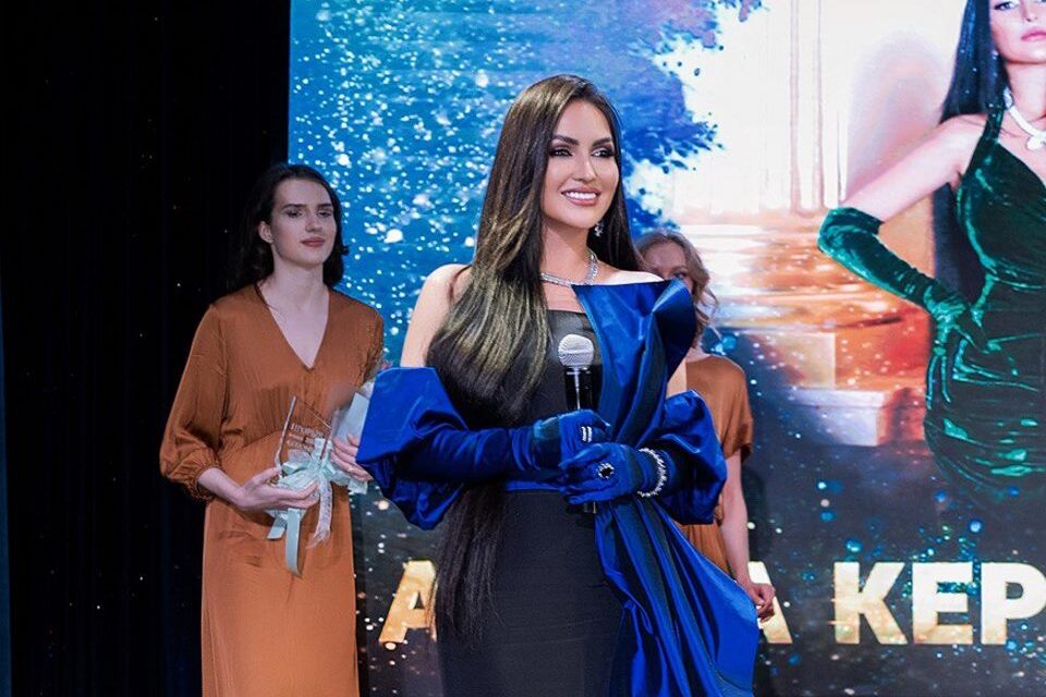 Аника Керимова получила премию «Прорыв Года» от журнала MODAtopical