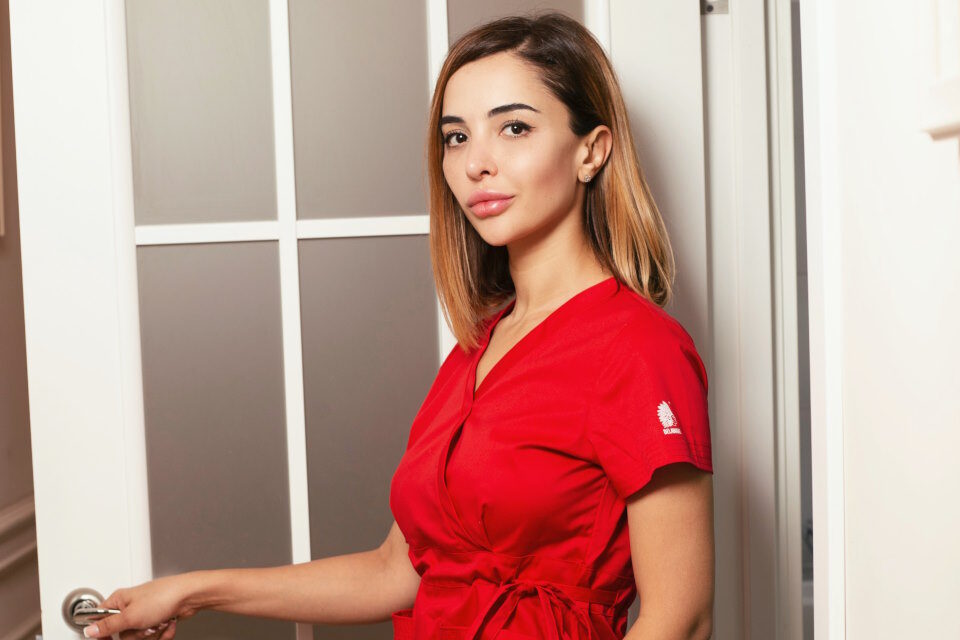 Врач дерматолог-косметолог Мадина Байрамукова: когда от чистки лица лучше отказаться