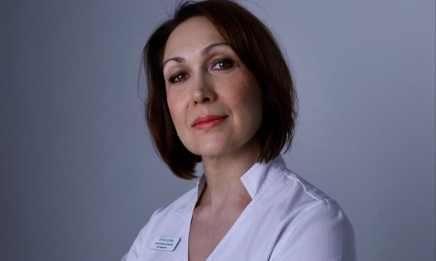 Пародонтолог клиники «Мегастом» Валерия Козлова: причины кровоточивости десен