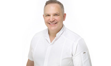 Стоматолог Андрей Хохлов: вредят виниры зубам