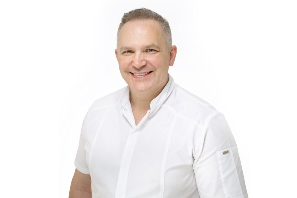 Стоматолог Андрей Хохлов: вредят виниры зубам