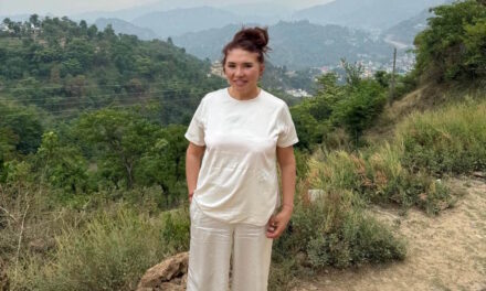 Кажетта Ахметжанова отправляется по Тибетским местам силы