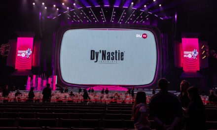 Полеты под куполом, подводный мир и сладкая жизнь: как прошла премия телеканала RU.TV