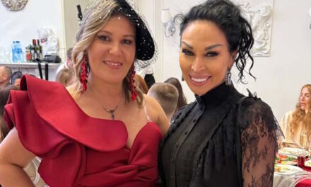 Благотворительный фонд «Мы рядом» вручил благодарственное письмо ясновидящей Аделине Паниной