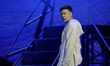 От экрана к сцене: день рождения и спектакль Дмитрия Ермака