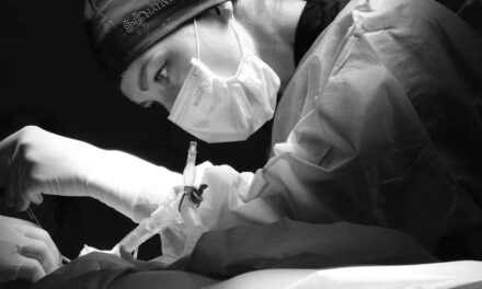 Пластический хирург Софья Абдулаева: когда мужчине стоит установить грудные импланты