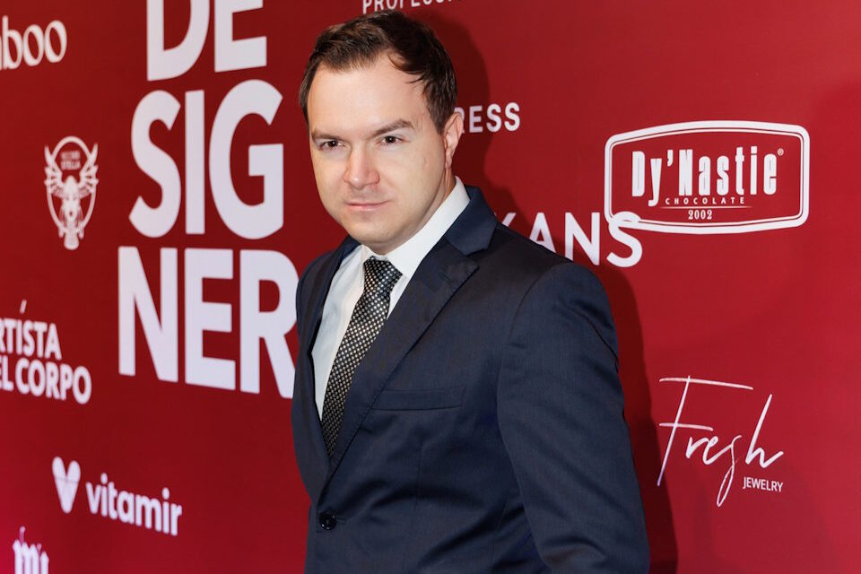 DESIGNER: яркое шоу, меняющее представление о российской моде