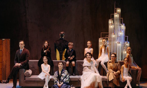 «Гамлет» и «Без Есенина»: спектакли, которые было бы обидно пропустить