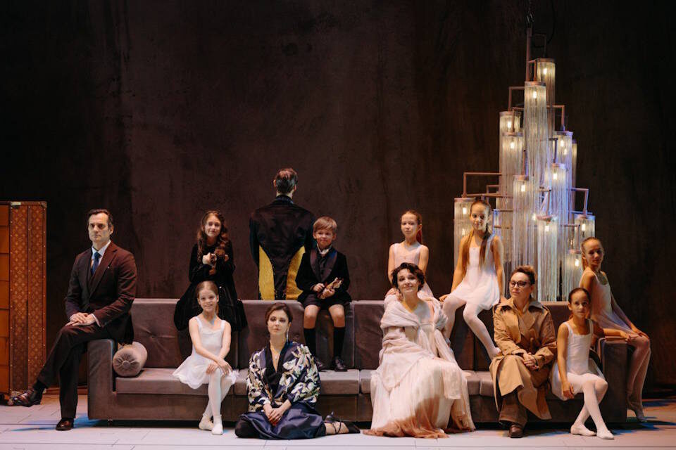 «Гамлет» и «Без Есенина»: спектакли, которые было бы обидно пропустить