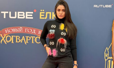 «Если бы у меня была палочка…»: телеведущая Юлия Синицына загадала желания в Хогвартсе