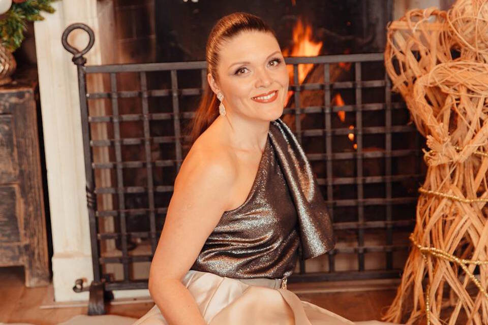 Эксперт по историческому декору Регина ван Влит: как вписать в современную квартиру старые металлические подносы и конфетницы