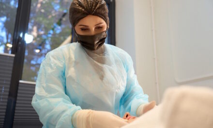 Врач-косметолог Зухра Балакеримова: неоперационные способы омоложения лица