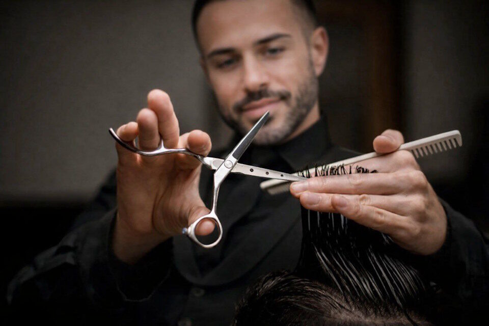 Стилист Евгений Трефилов: как цвет волос влияет на самооценку