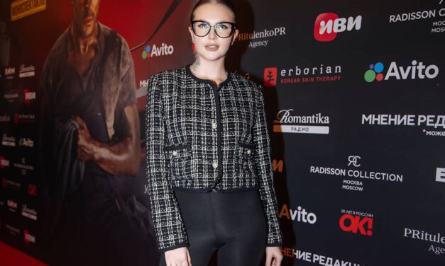 Бурак Озчивит представил в Москве моноспектакль «Самая красивая девушка Стамбула»